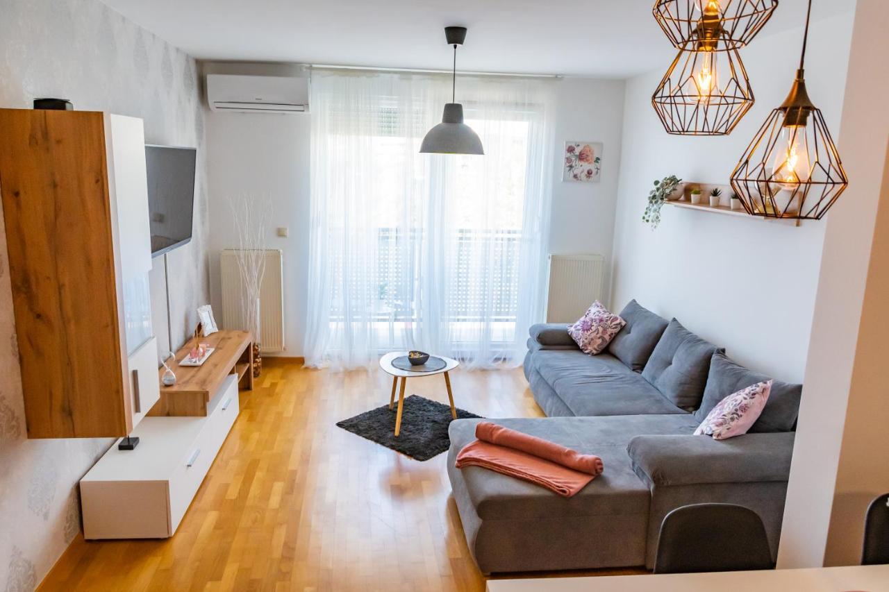 Ferienwohnung BRAND NEW - SelfCheckIns 24 - Zagreb - Garage - Loggia - New - Luxury Exterior foto