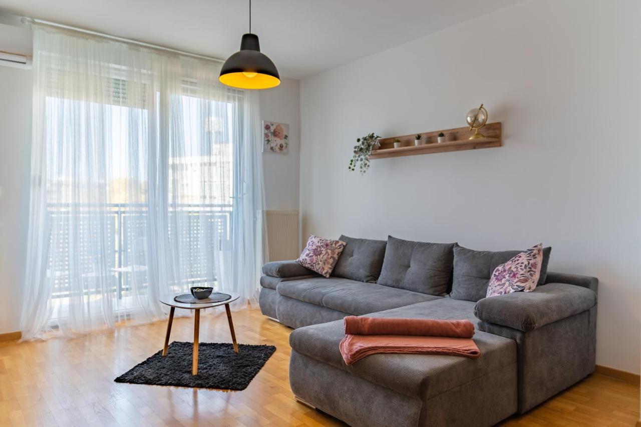 Ferienwohnung BRAND NEW - SelfCheckIns 24 - Zagreb - Garage - Loggia - New - Luxury Exterior foto